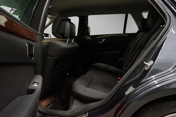 Mercedes-Benz E220 7 of 18