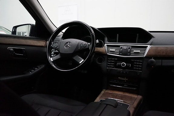 Mercedes-Benz E220 16 of 18