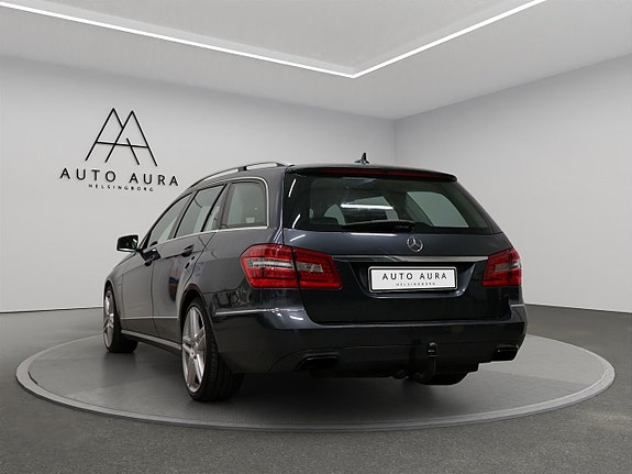Mercedes-Benz E220 6 of 18