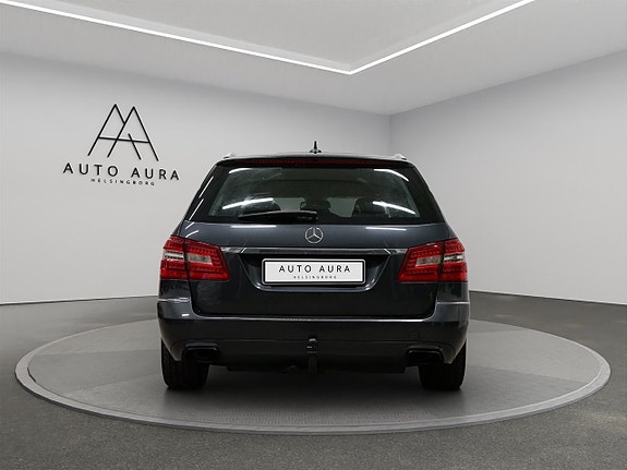 Mercedes-Benz E220 5 of 18