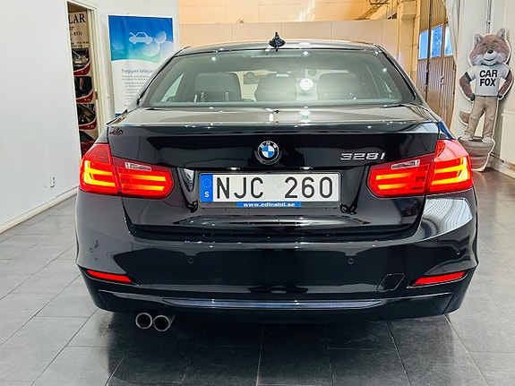 BMW 328i 9 of 20