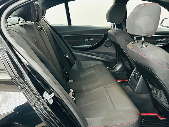 BMW 328i 17 of 20