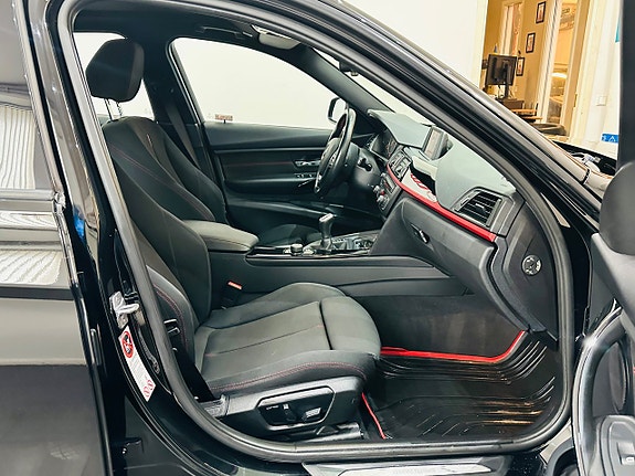 BMW 328i 13 of 20