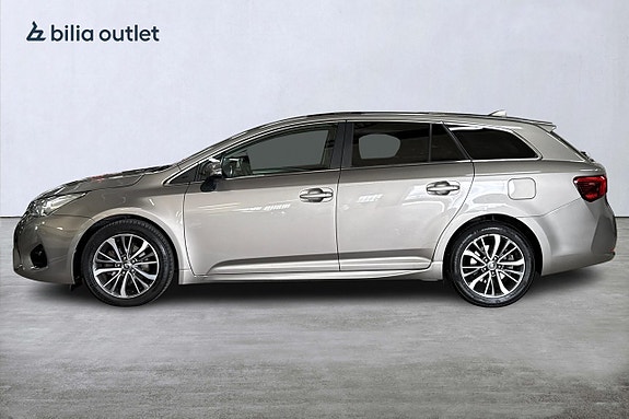 Toyota Avensis 9 of 22