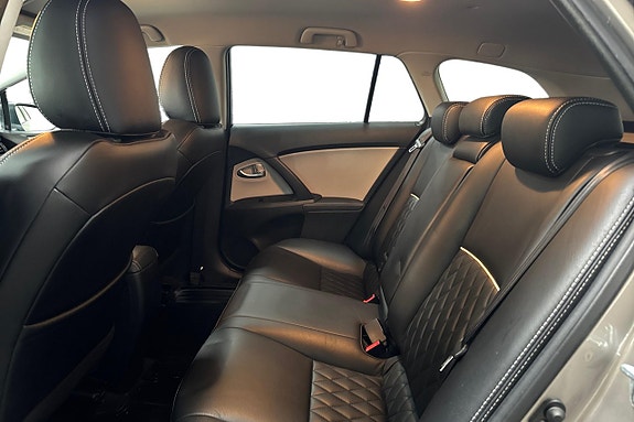 Toyota Avensis 12 of 22