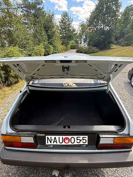 Saab 900 6 of 10
