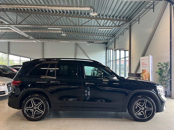 Mercedes-Benz GLB200 d 2 of 21