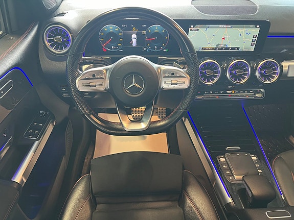 Mercedes-Benz GLB200 d 13 of 21