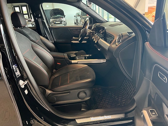 Mercedes-Benz GLB200 d 10 of 21