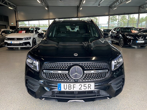 Mercedes-Benz GLB200 d 9 of 21