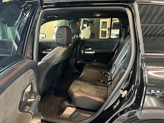 Mercedes-Benz GLB200 d 15 of 21