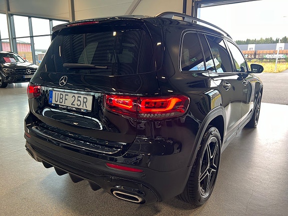 Mercedes-Benz GLB200 d 3 of 21