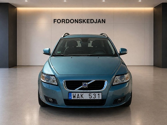 Volvo V50 3 of 15