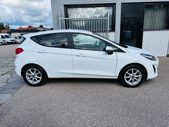 Ford Fiesta 10 of 24