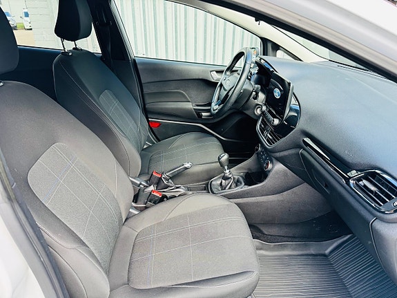 Ford Fiesta 5 of 24
