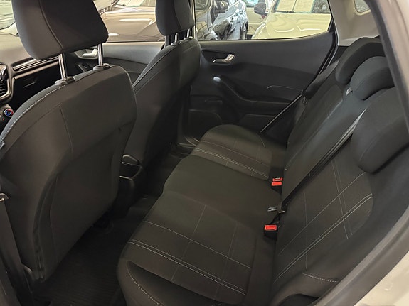 Ford Fiesta 17 of 24