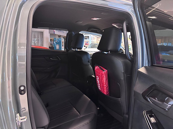 Isuzu D-max 12 of 16