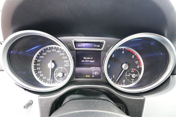 Mercedes-Benz ML350 16 of 19