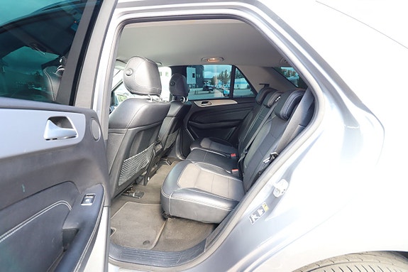 Mercedes-Benz ML350 14 of 19