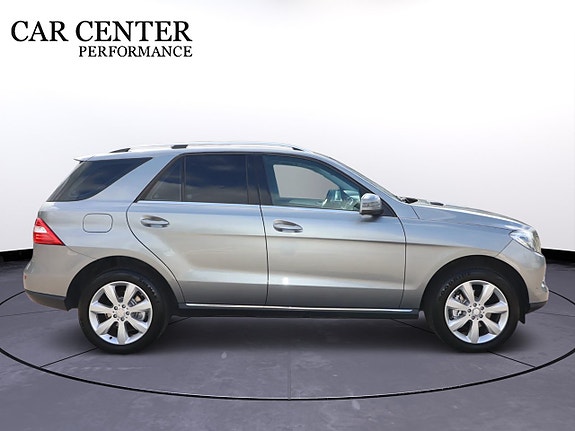 Mercedes-Benz ML350 6 of 19