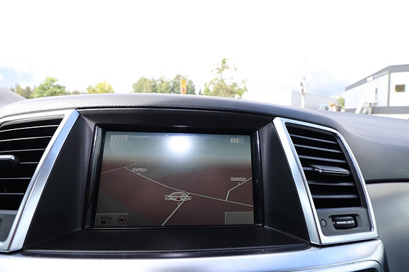 Mercedes-Benz ML350 17 of 19