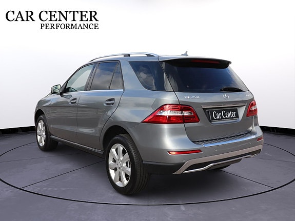 Mercedes-Benz ML350 7 of 19