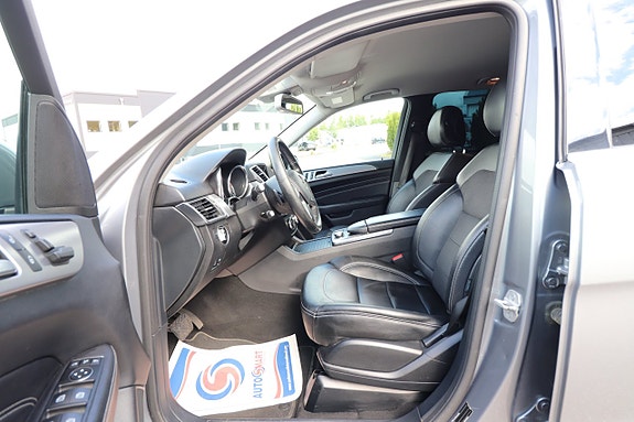 Mercedes-Benz ML350 12 of 19