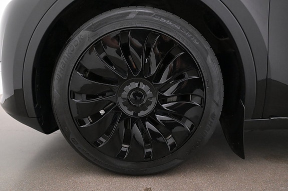 Tesla Model Y 27 of 27