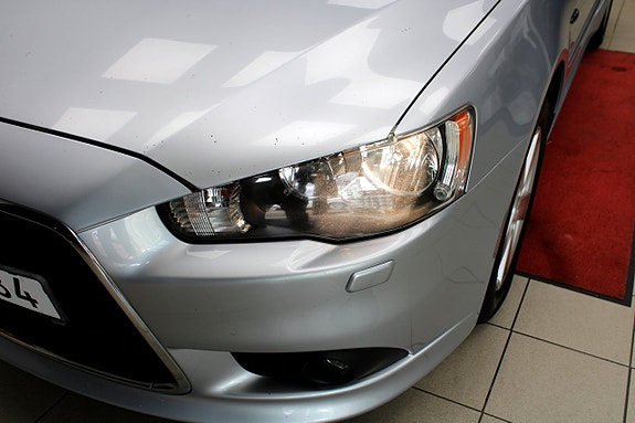 Mitsubishi Lancer 23 of 26