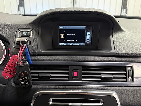 Volvo V70 16 of 24