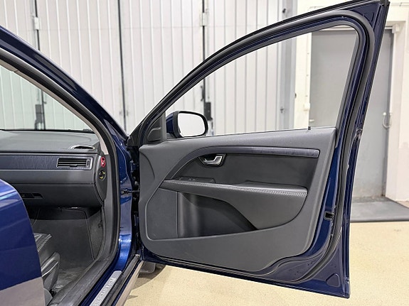 Volvo V70 22 of 24