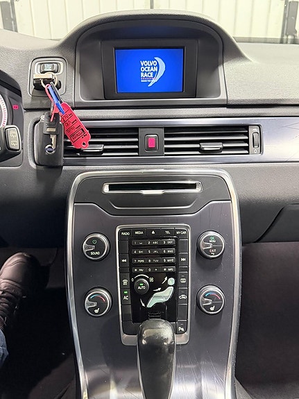Volvo V70 15 of 24