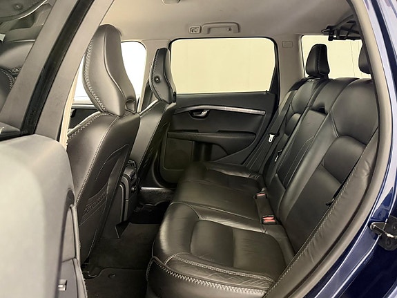 Volvo V70 19 of 24
