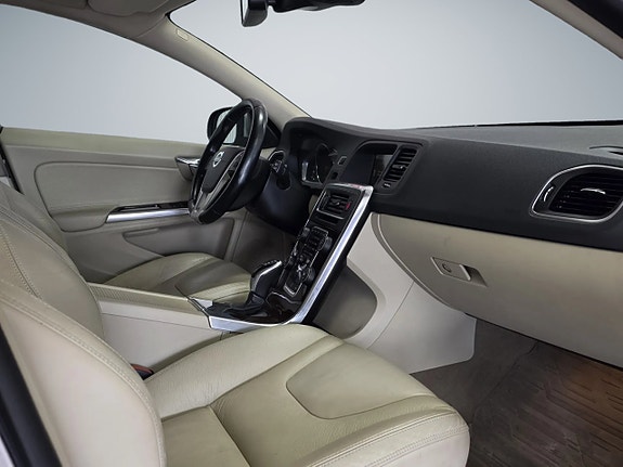 Volvo V60 19 of 23