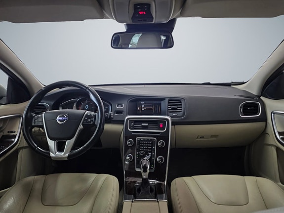 Volvo V60 9 of 23