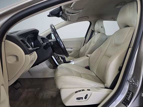 Volvo V60 16 of 23