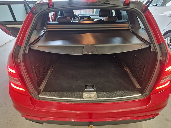 Mercedes-Benz C220 9 of 18
