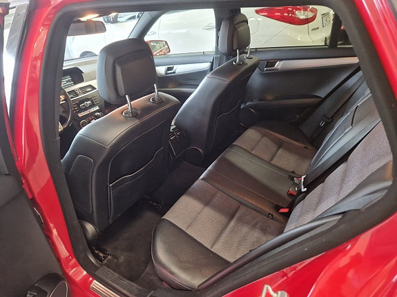 Mercedes-Benz C220 8 of 18