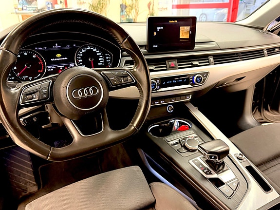 Audi A4 10 of 16