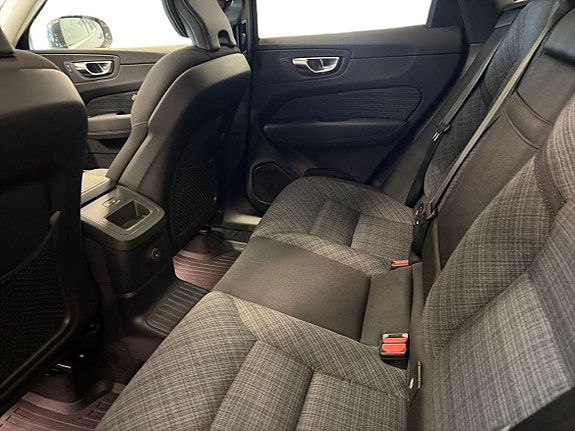 Volvo XC60 7 of 13