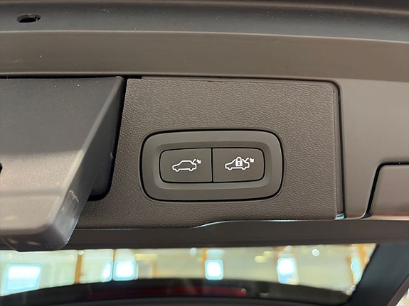 Volvo XC60 8 of 13