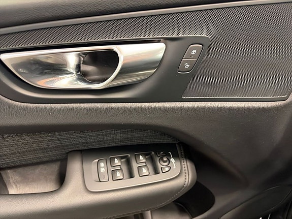Volvo XC60 4 of 13