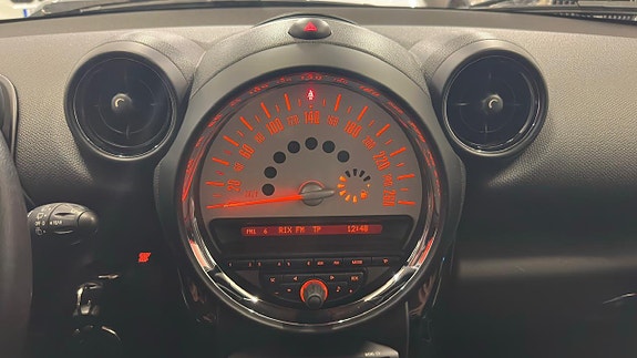 MINI Countryman Cooper D 18 of 21