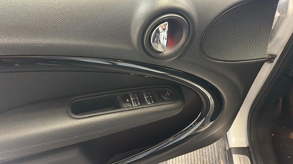 MINI Countryman Cooper D 7 of 21