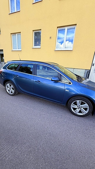 Opel Astra 2 of 3