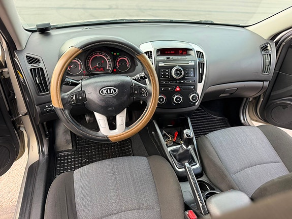 Kia Ceed 7 of 12
