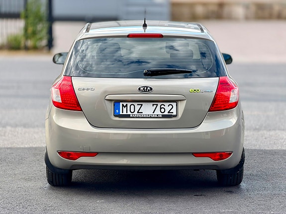 Kia Ceed 5 of 12