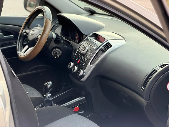 Kia Ceed 9 of 12