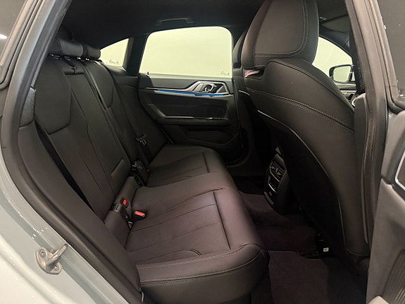 BMW i4 7 of 19