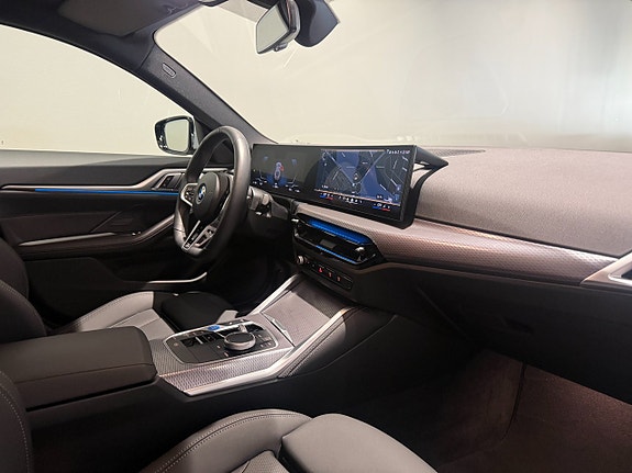 BMW i4 9 of 19